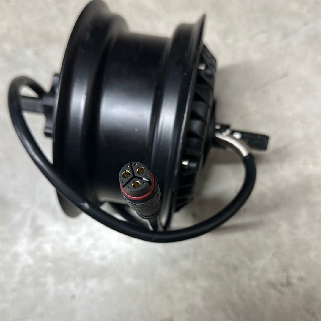 Klima front motor with water proof connector