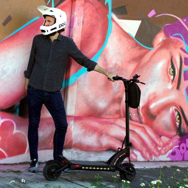 Mantis 8 🛴 MANTIS 8 - Powerful & Compact All Round Electric Scooter