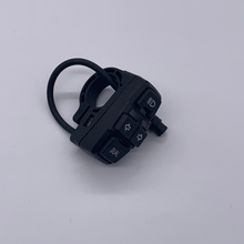 Load image into Gallery viewer, Mantis 8 turn signal and dual motor switch (NEW) - fluidfreeride.com
