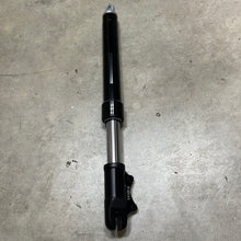 Load image into Gallery viewer, Wolf X Front shock absorber right - fluidfreeride.com
