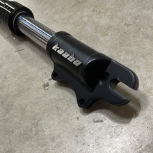 Load image into Gallery viewer, Wolf X Front shock absorber right - fluidfreeride.com
