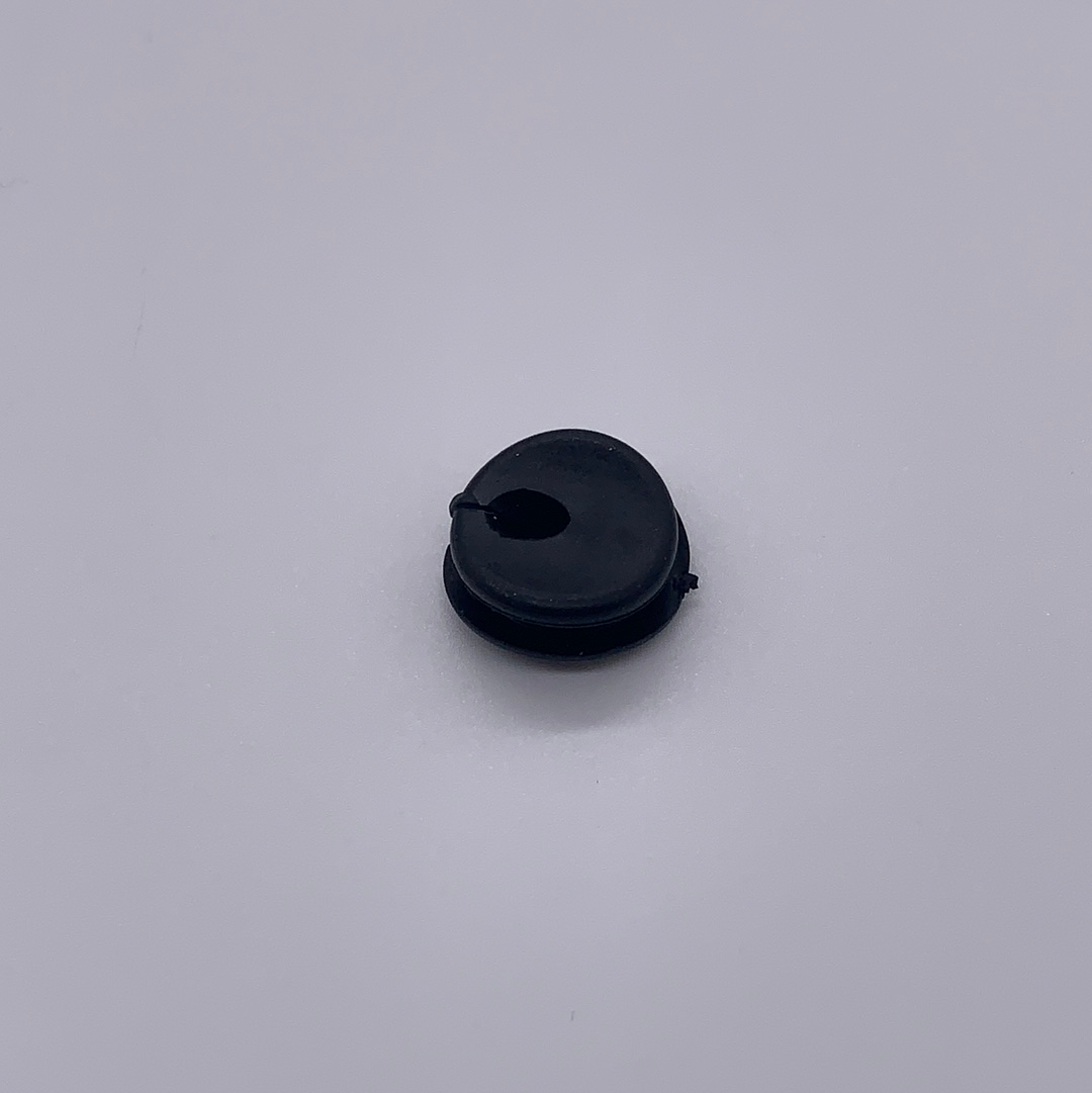 WW round cable rubber plug stem top (1 hole)