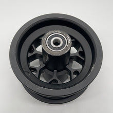 Load image into Gallery viewer, Mantis 8 front wheel hub - fluidfreeride.com
